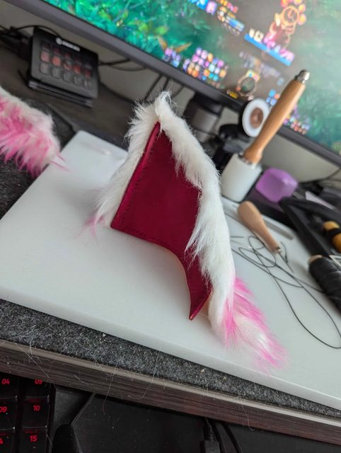 Fox Ears, Lined — Leather and faux fur